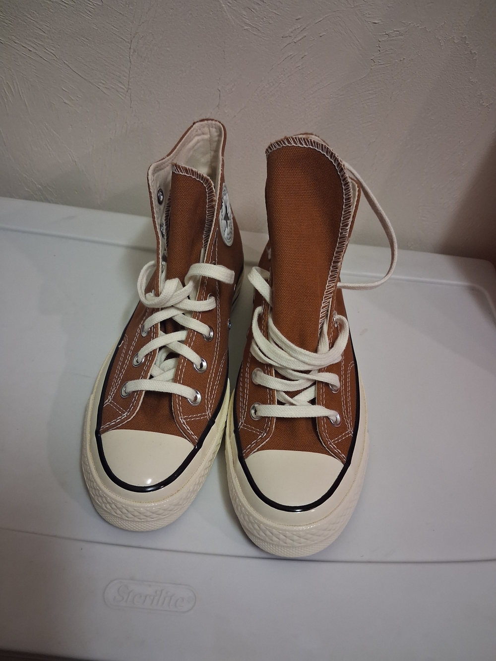 Unisex Converse Chuck 70 High-Top Sneakers - Brown & Cream